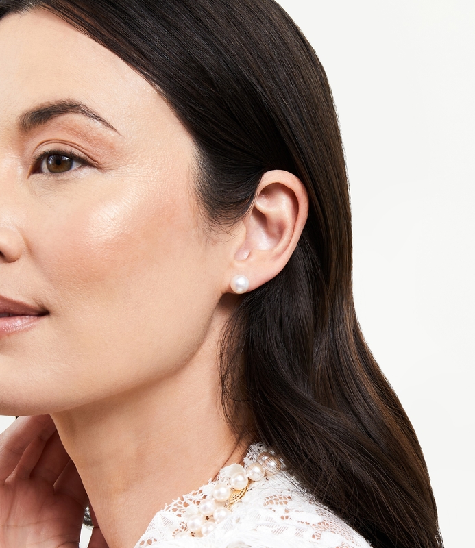 8.5-9.0mm Hanadama Akoya Round Pearl Stud Earrings - Third Image