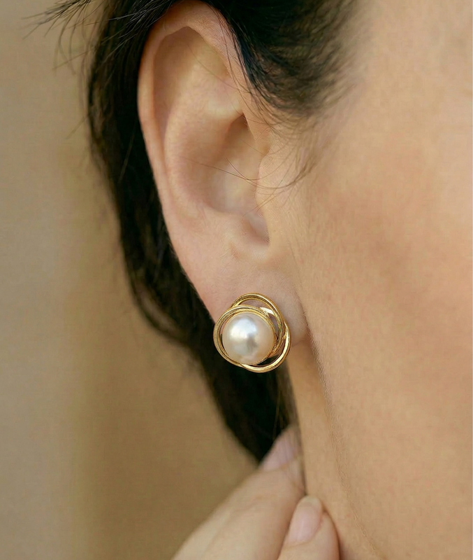 Freshwater Pearl Lexi Earrings - Secondary Image