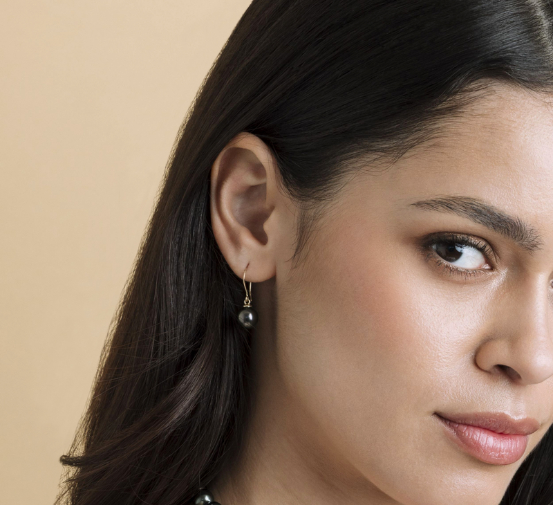 Tahitian South Sea Pearl Linda Earrings - Model Image