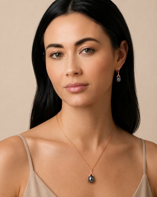 10-11mm Tahitian South Sea Pearl Rose Gold Plated Olive Pendant - Model Image