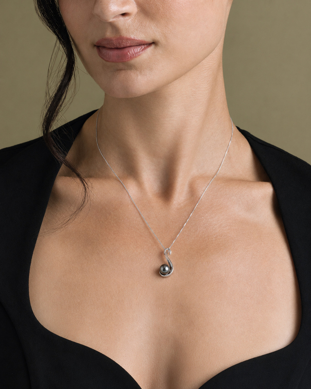 Tahitian South Sea Pearl Anastasia Pendant - Third Image