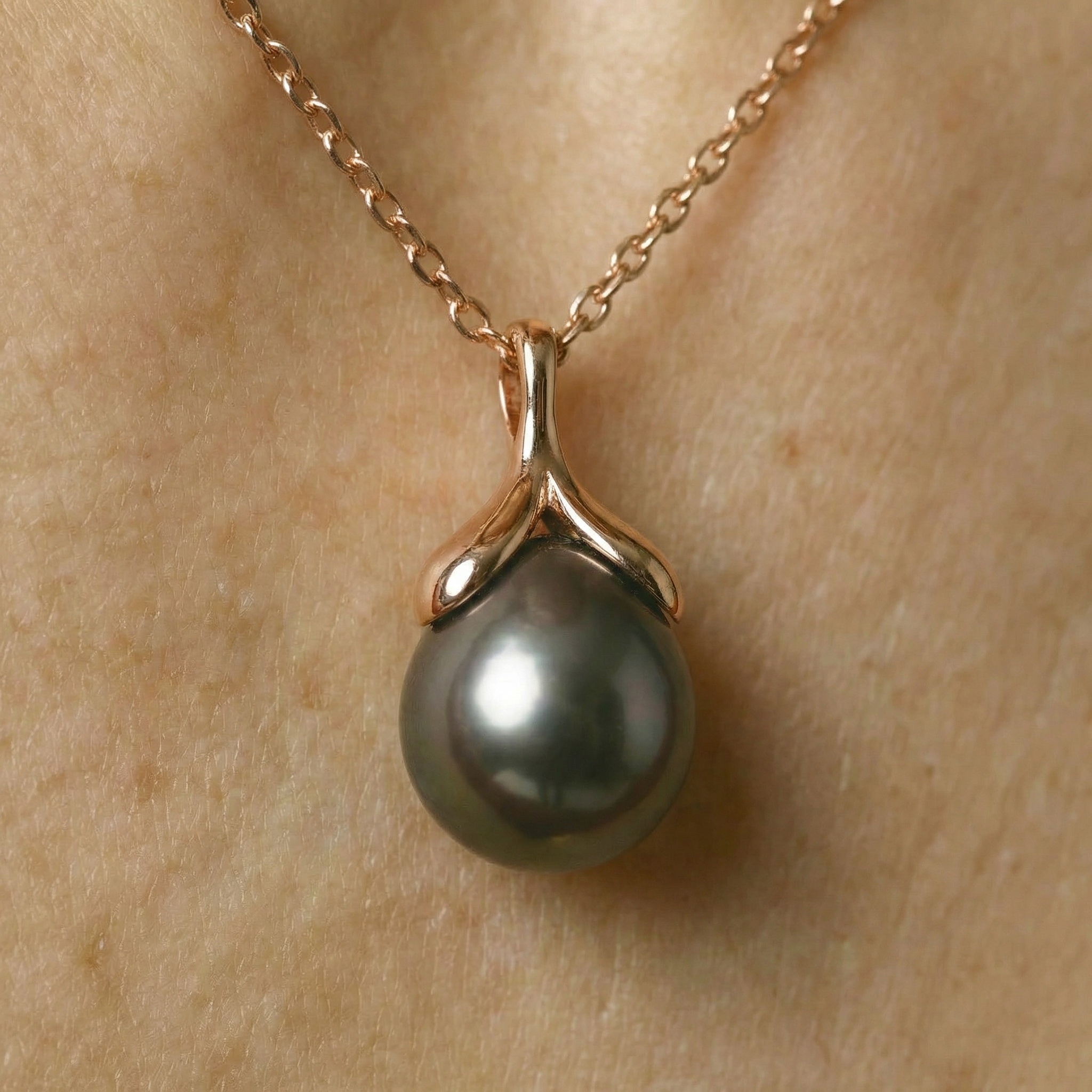 10-11mm Tahitian South Sea Pearl Rose Gold Plated Olive Pendant - Secondary Image
