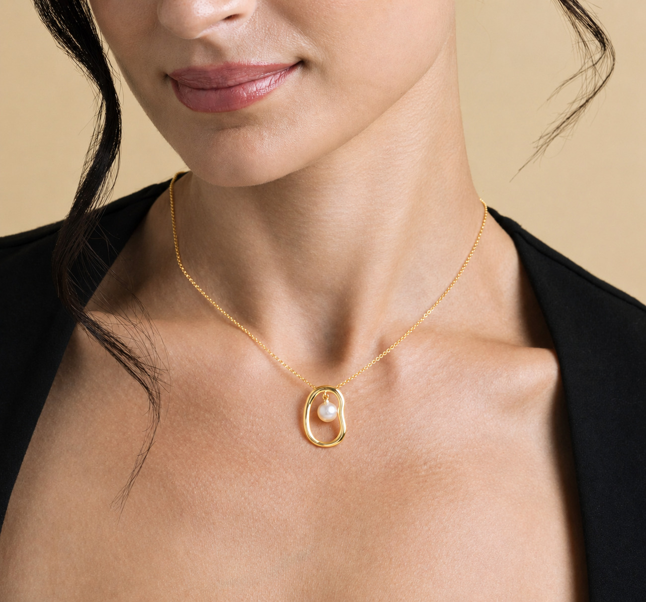 Freshwater Pearl Lennon Pendant - Third Image
